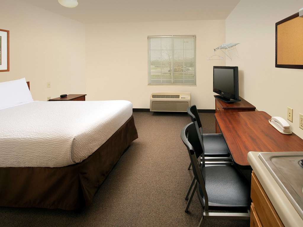 Woodspring Suites Johnson City Room photo